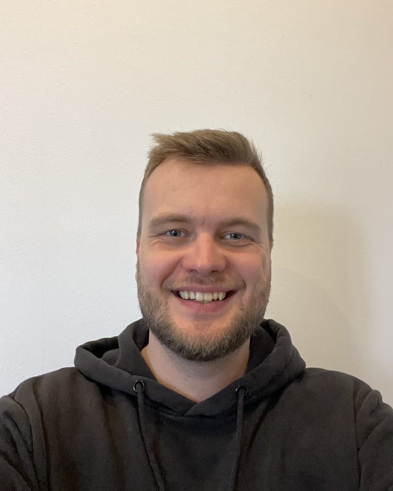 Before — casual selfie not suitable for LinkedIn